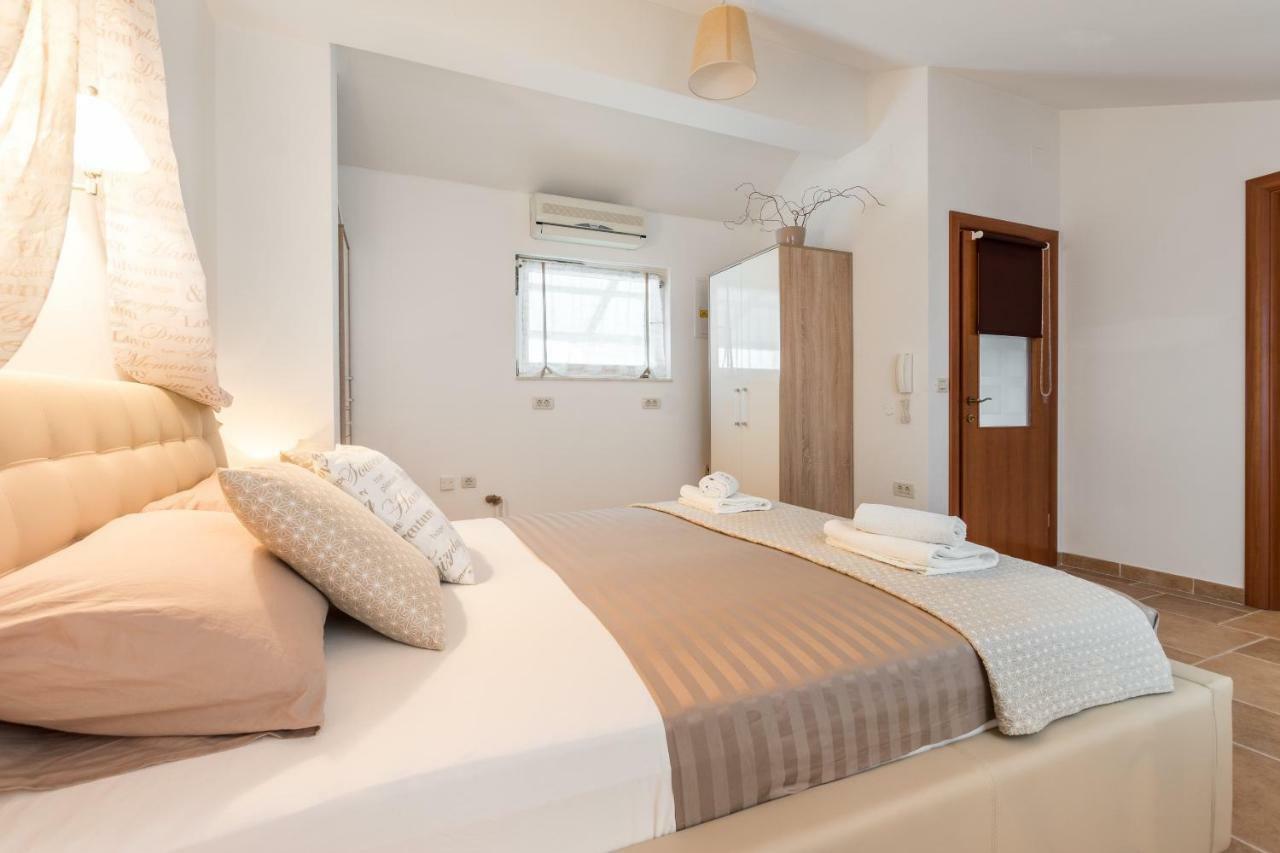 Holiday Home Harmony Žrnovnica 외부 사진